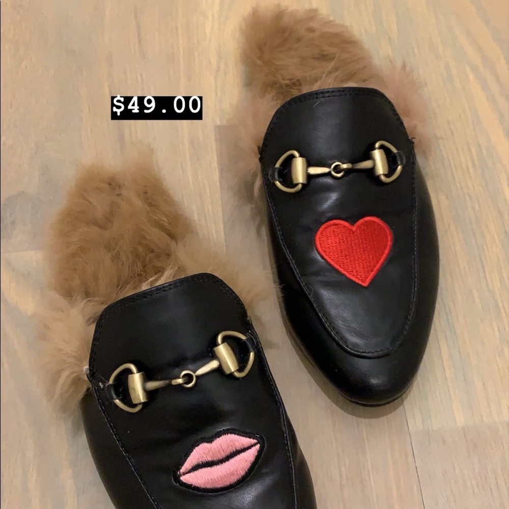 Faux fur slides